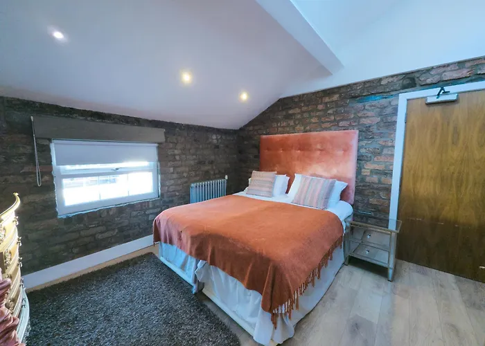 Richmond Apartment